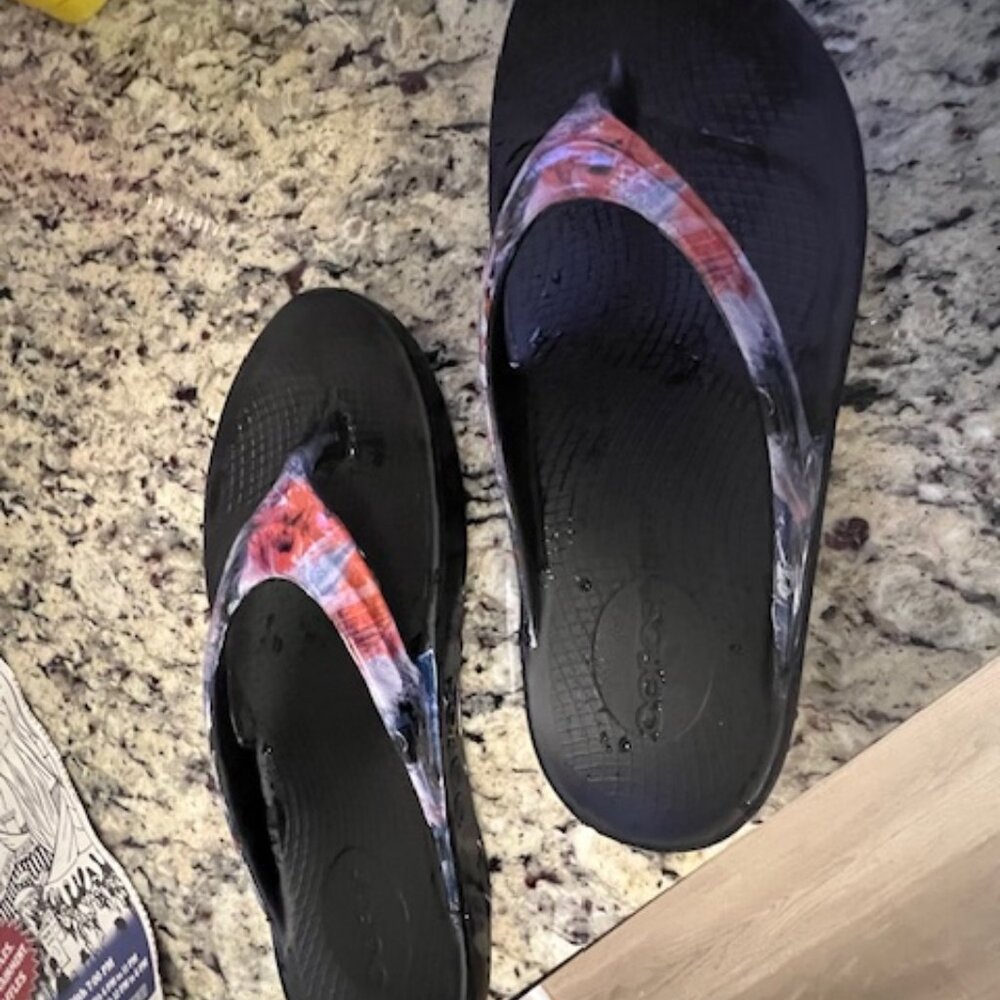 OOFOS Beach Sandals, Size 9